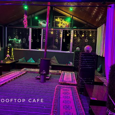 I Love Kasol Hostel & Rooftop Cafe Dış mekan fotoğraf