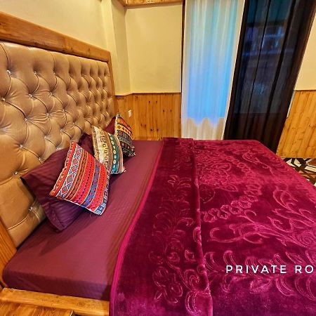 I Love Kasol Hostel & Rooftop Cafe Dış mekan fotoğraf