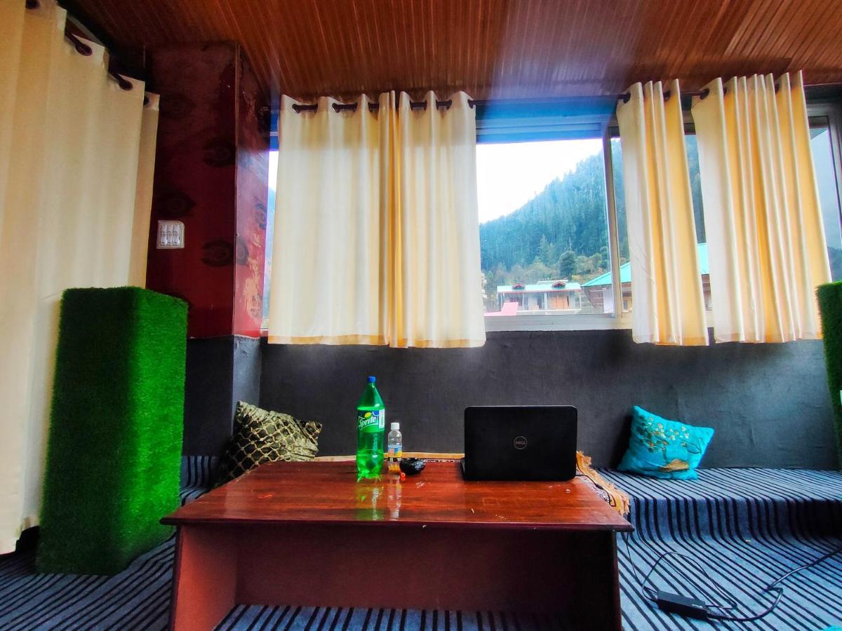 I Love Kasol Hostel & Rooftop Cafe Dış mekan fotoğraf