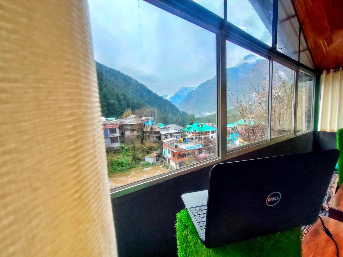 I Love Kasol Hostel & Rooftop Cafe Dış mekan fotoğraf