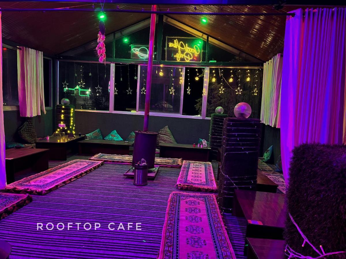 I Love Kasol Hostel & Rooftop Cafe Dış mekan fotoğraf